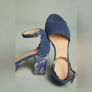 Anthropologie Scalloped Platform Heels (Size 41)